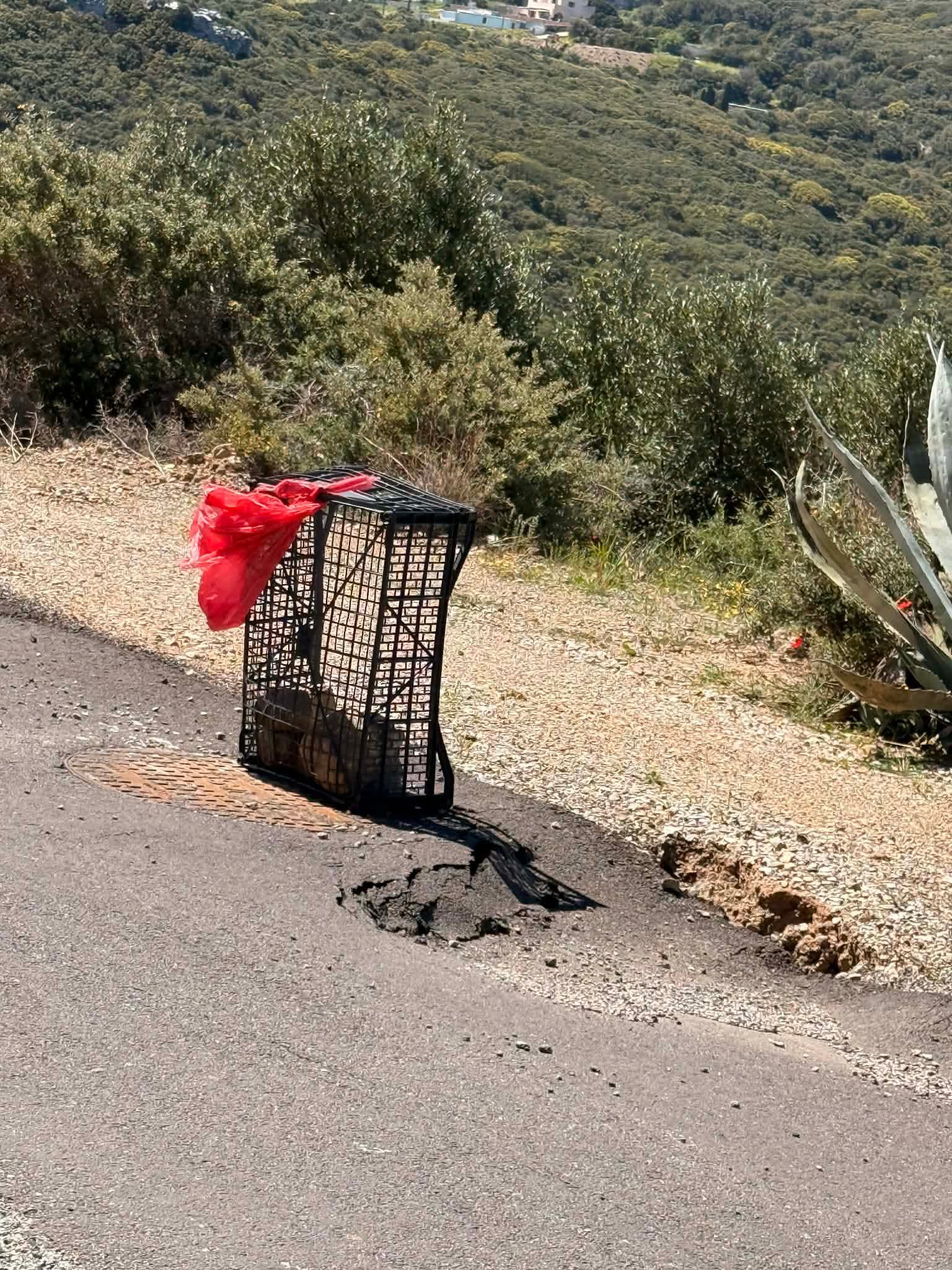Ήρθε το Πάσχα και οι δρόμοι παραμένουν σκαμμένοι